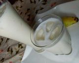 A picture of step 2 of Peanut butter Banana smoothie.