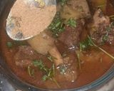 A picture of step 17 of Lauki gosht ka salan.
