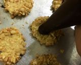 Foto langkah ke 5 dari resep Peanut Choco Filling Thumbprint Cookies.