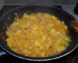 Foto del paso 1 de la receta: Pollo con curry de manzana y mango