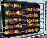 Foto del paso 5 de la receta: Brochettes de pollo y verduras