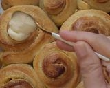 Foto langkah ke 8 dari resep Lemon Rolls Sourdough.