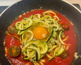 Foto del paso 1 de la receta: Nidos de calabacín con huevo tomate y parmesano