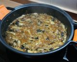 Foto del paso 5 de la receta: Fideos con secreto ibérico, panceta, setas y trufa negra