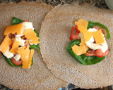 Foto del paso 3 de la receta: Galettes a la albahaca con huevos y quesos