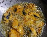 A picture of step 4 of Brinjal Pakoda.