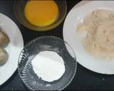 A picture of step 2 of Chicken balls.