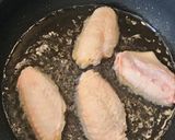 Hình bước làm 1 của món Cánh gà chiên trứng muối