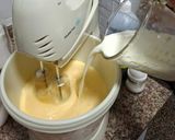 Foto del paso 3 de la receta: Budín sin manteca,de nuez,pasas o chispitas de chocolate