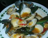 Foto langkah ke 5 dari resep Kerang campur saus padang.