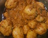 A picture of step 1 of Garlic aloo.