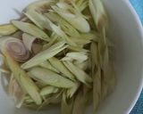 Hình bước làm 2 của món Sườn nấu nghệ