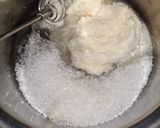 A picture of step 4 of Royal icing Pastries.