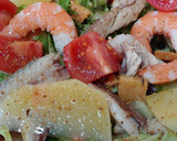 Foto del paso 3 de la receta: Ensalada caballa con langostinos y mahonesa
