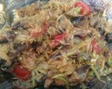 Foto langkah ke 3 dari resep Sambal tumis pindang mangga ala rika.