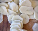Foto del paso 1 de la receta: Besugo al horno con costra al pimentón y patatas panadera