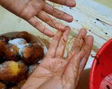 A picture of step 5 of Puff Puff Croquembouche.