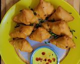 A picture of step 7 of Potato and Pea Samosas.