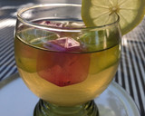 Foto del paso 7 de la receta: Infusión fría de tila y María Luisa, con limón, jengibre y miel