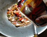 Foto langkah ke 4 dari resep Tumis Ayam Paprika.