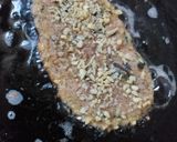 A picture of step 4 of Chicken cutles burger.