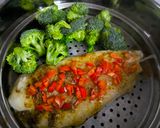 Gambar langkah 4 resipi Healthy Steamed Cod with Broccoli.