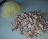 Foto del paso 1 de la receta: Huevo escalfado con queso y bacon