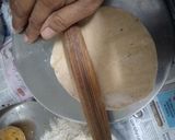 A picture of step 3 of Stuffed Aloo Paneer Paratha.