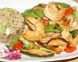 A picture of step 7 of STIR-FRY SHRIMPS WITH SHIITAKE MUSHROOMS, OYSTER SAUCE AND QUINOA.