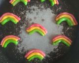 Foto langkah ke 3 dari resep Cookies pelangi teflon.