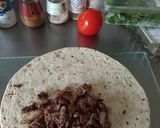Foto langkah ke 1 dari resep Beef shawarma wrap.