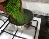 Foto del paso 1 de la receta: Rape a la plancha con guisantes y zanahoria hervida
