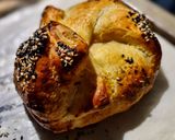 Foto del paso 3 de la receta: QUESO🧀BRIE Hojaldrado🥐, en Cama de Pesto🌿...!