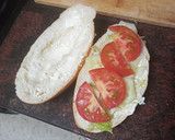 Foto del paso 4 de la receta: Bocadillo de merluza rebozada con ensalada y mayonesa