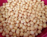 Foto del paso 3 de la receta: Ensalada de garbanzos y gambas