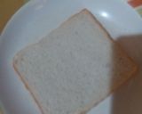 A picture of step 4 of Egg n cheese sandwich.