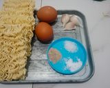 Foto langkah ke 1 dari resep Omelette Mie kriuk.