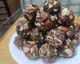 ड्रायफ्रुट लाडू (Dryfrut Ladoo Recipe In Marathi) रेसिपी स्टेप 5 फोटो 