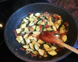 Foto del paso 6 de la receta: Sepia con pesto Vidalim Omega 3 y calabacín salteado