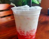 รูปขั้นตอนการทำที่ 1 ของ Strawberry Latte