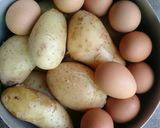 A picture of step 1 of Vegetables salad.