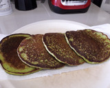 Foto del paso 4 de la receta: Panquecas de frutas y espinacas