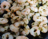 Foto del paso 1 de la receta: Revuelto de gambas y huevo