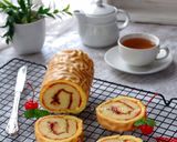 Foto langkah ke 8 dari resep Chiffon Tiger Rollcake.