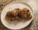 Foto del paso 7 de la receta: Solomillo de cerdo con salsa de ratafía y pimienta negra