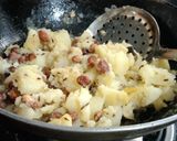 उपवासाची बटाटा भाजी (batata bhaji recipe in marathi) रेसिपी स्टेप 3 फोटो 