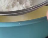 Gambar langkah 3 resipi Kek Marble Blueberry Coklat.