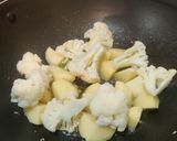 A picture of step 3 of Aloo Gobhi with Methi.