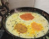 A picture of step 4 of Leftover boondi raita kadhi.