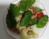 Foto del paso 2 de la receta: Ensalada de anacardos y albahaca